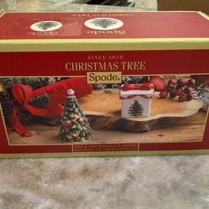 Spode Christmas Tree Salt & Pepper Set with Gift Box